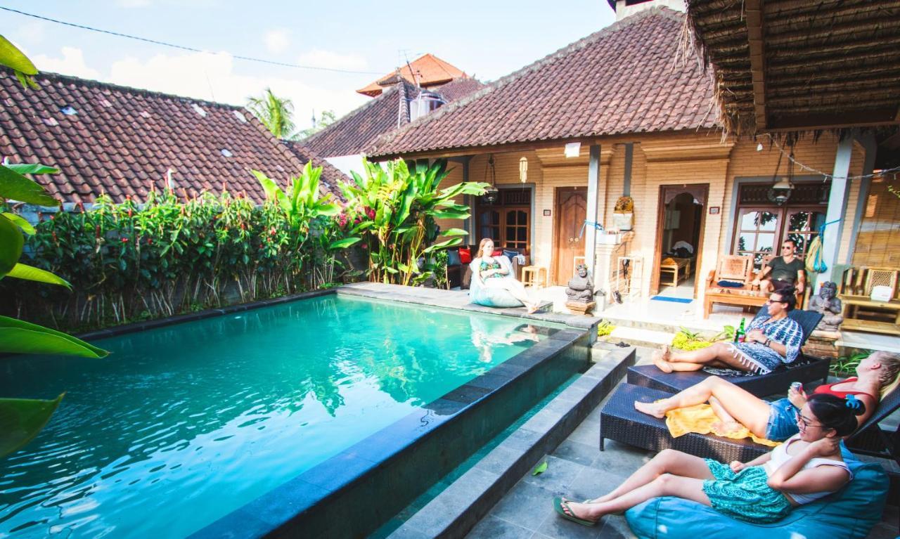 The Wayan House Hostel อูบุด ภายนอก รูปภาพ