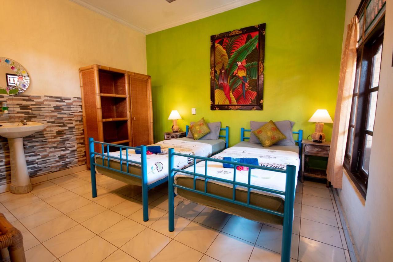 The Wayan House Hostel อูบุด ภายนอก รูปภาพ