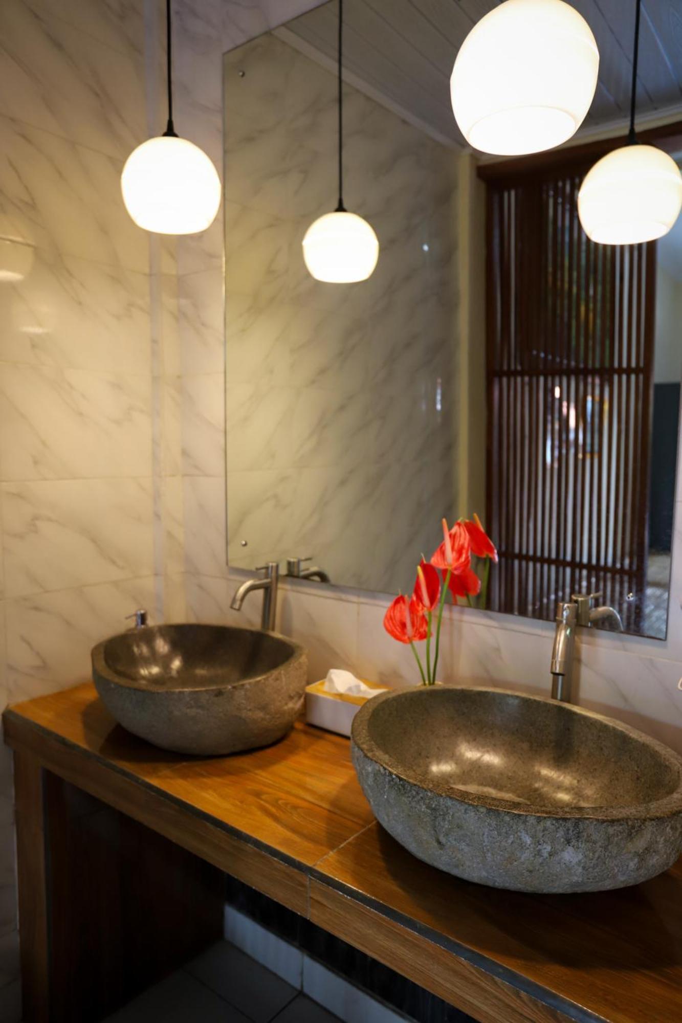 The Wayan House Hostel อูบุด ภายนอก รูปภาพ